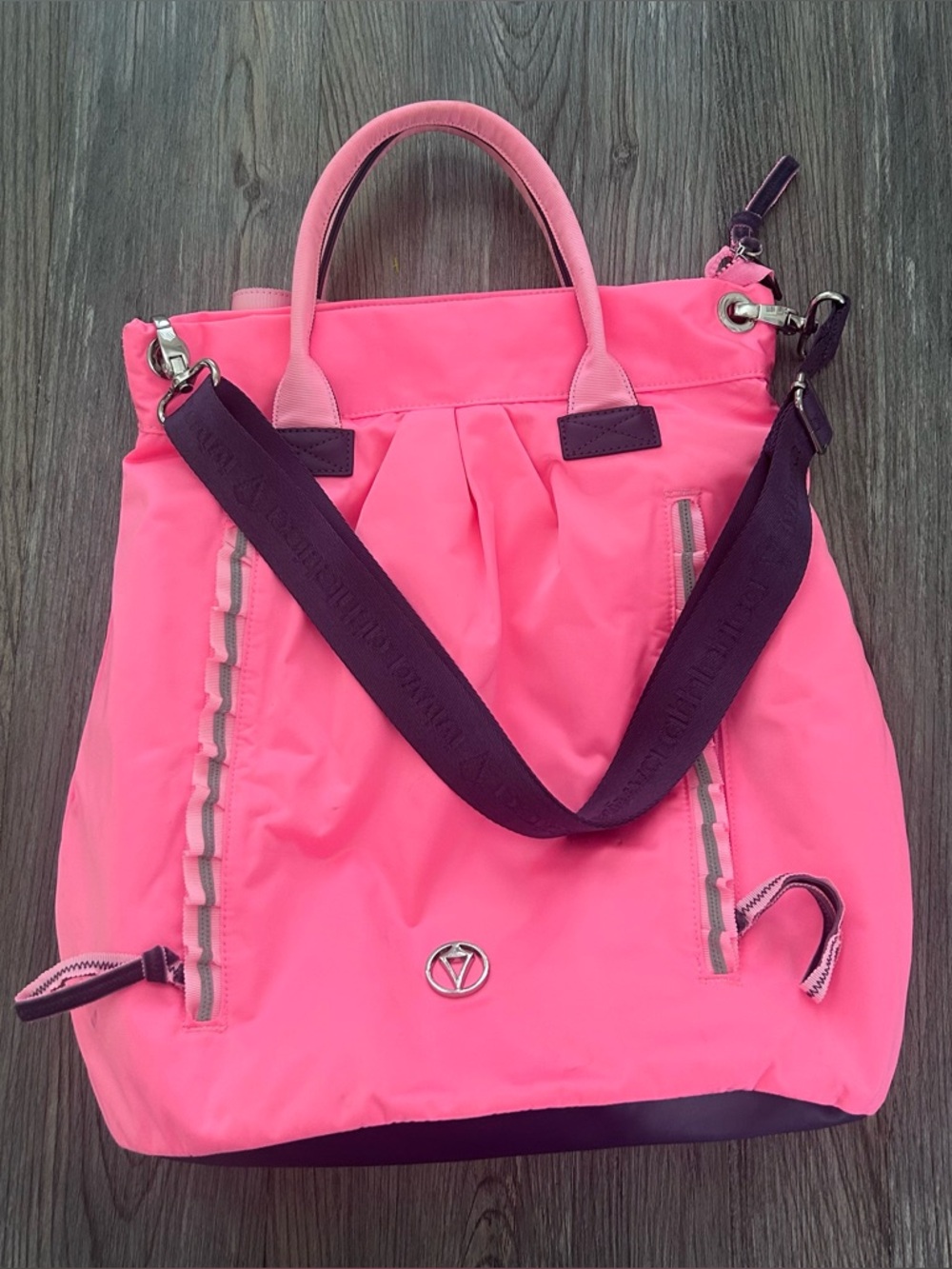 Ivivva bag
Pink